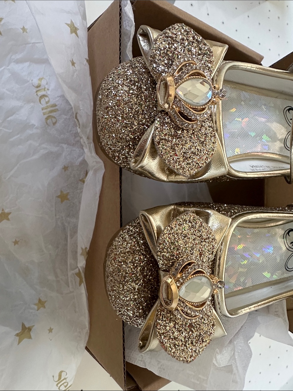 Stellah Girls Metallic Gold Glitter Crown Mary Jane Flats - Picture 4 of 10